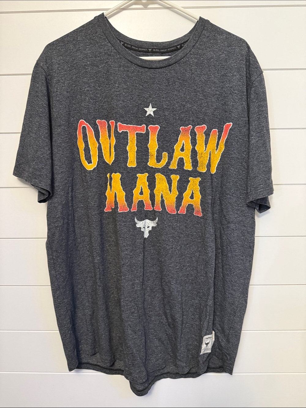Under Armour Gray 'OUTLAW MANA' Graphic Tee with Yellow-Red Print